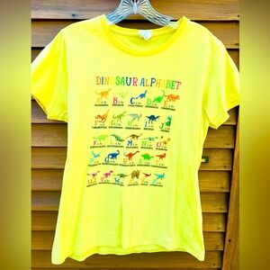 Port & Company Yellow Dinosaur Alphabet short-sleeve T-Shirt women’s M Teacher
